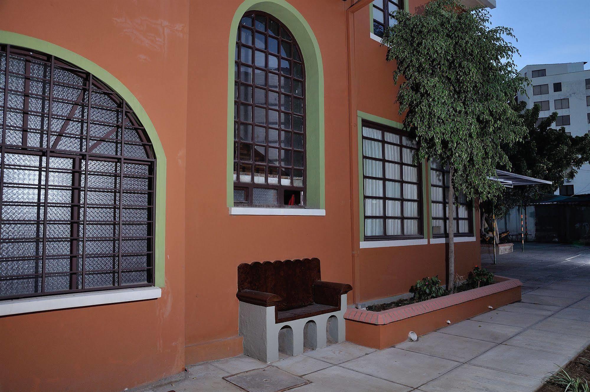 Apart Hotel Violettas Cochabamba Exteriér fotografie
